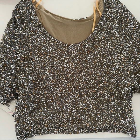 Vince Camuto Sequin Top - Picture 2 of 6
